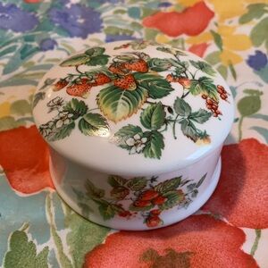 Strawberry China Trinket Dish w/ Lid (Bone China)